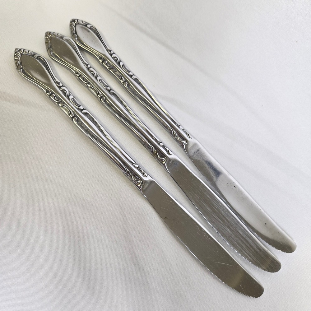 3 Rogers Co Korea Stanley Roberts Stainless Dinner Knives Auberge Pattern 8.75"
